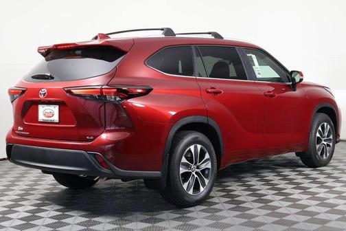 2025 Toyota Highlander XLE