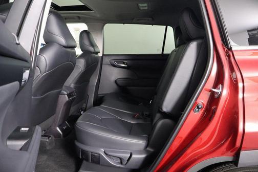 2025 Toyota Highlander XLE