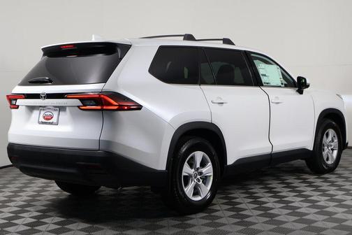 2026 Toyota Highlander LE