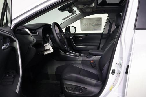 2025 Toyota RAV4 Hybrid XLE Premium