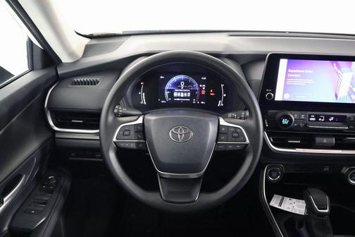 2026 Toyota Highlander LE