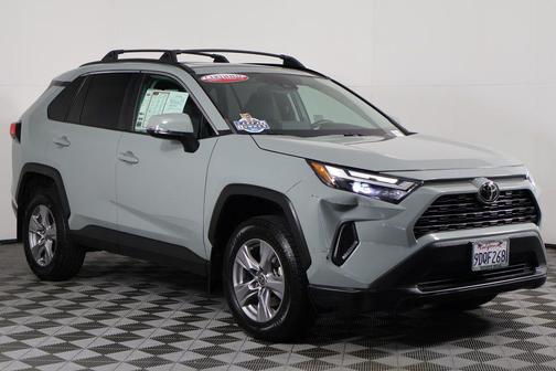 2022 Toyota RAV4 XLE