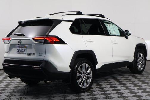 2022 Toyota RAV4 XLE Premium