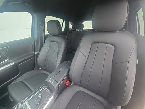 2025 Mercedes-Benz GLA 250 Base