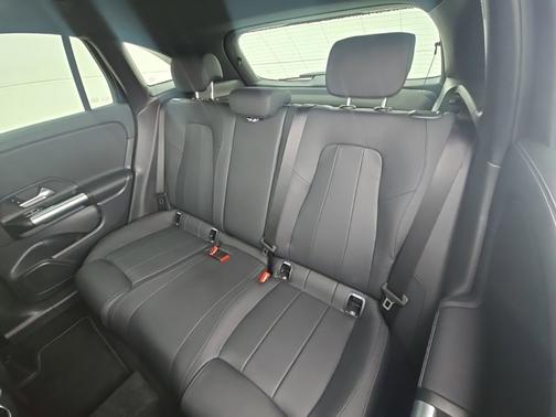 2025 Mercedes-Benz GLA 250 Base