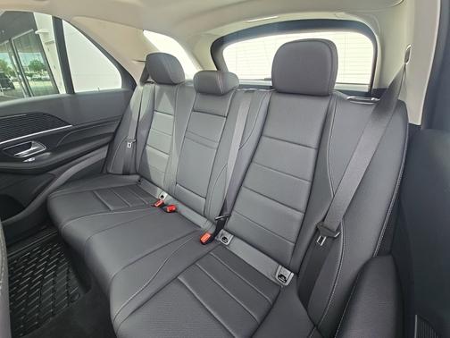 2026 Mercedes-Benz GLE 450e 