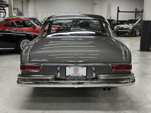 1969 Mercedes-Benz 280SE Base
