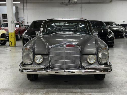 1969 Mercedes-Benz 280SE Base