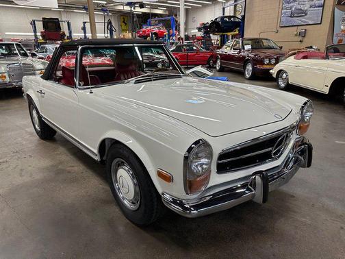 1969 Mercedes-Benz 280SL 