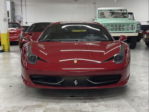 2010 Ferrari 458 Italia Base