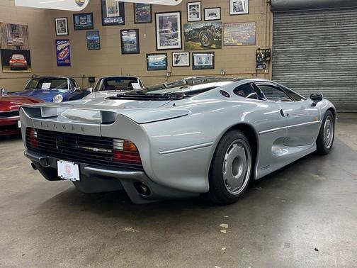 1994 Jaguar XJ220 Base