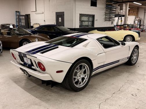 Centennial White Clearcoat 2005 Ford GT Coupe
