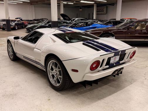 Centennial White Clearcoat 2005 Ford GT Coupe
