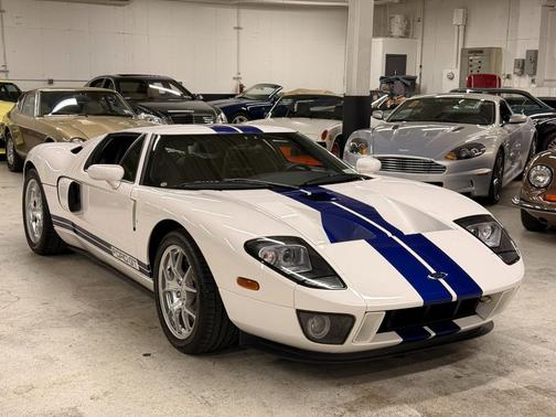 Centennial White Clearcoat 2005 Ford GT Coupe