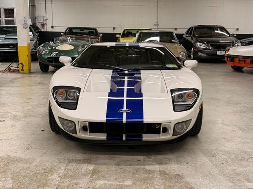 Centennial White Clearcoat 2005 Ford GT Coupe