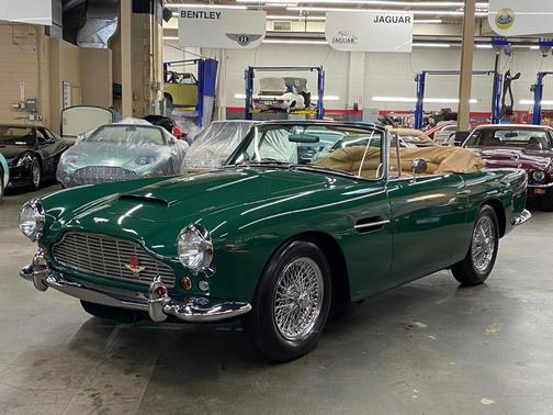 1962 Aston Martin DB4 Base