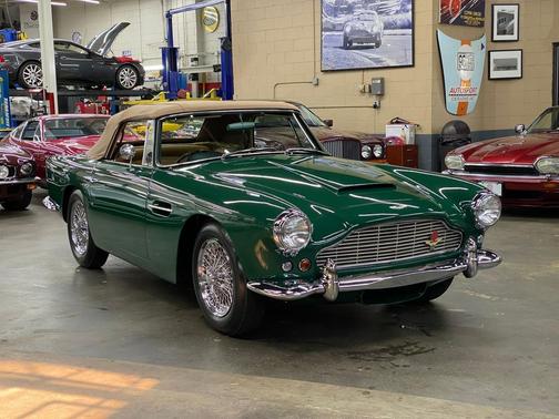 1962 Aston Martin DB4 Base