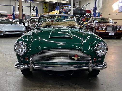 1962 Aston Martin DB4 Base