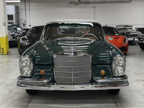 Green 1965 Mercedes-Benz 220SE