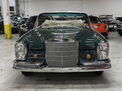 Green 1965 Mercedes-Benz 220SE