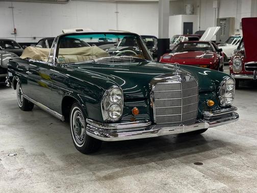 1965 Mercedes-Benz 220SE Base