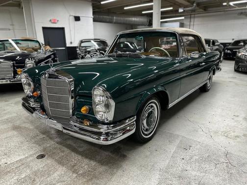 1965 Mercedes-Benz 220SE Base