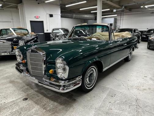 1965 Mercedes-Benz 220SE Base