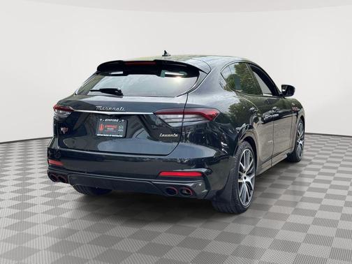 Nero Ribelle Metallic 2022 Maserati Levante Trofeo