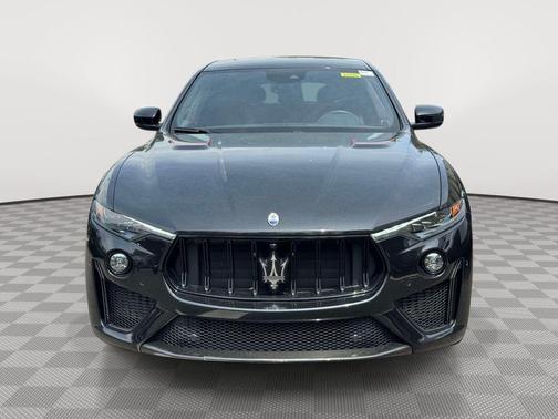 Nero Ribelle Metallic 2022 Maserati Levante Trofeo
