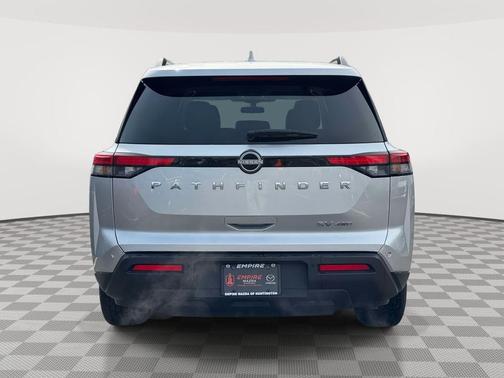 Brilliant Silver Metallic 2024 Nissan Pathfinder SV
