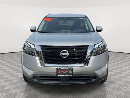Brilliant Silver Metallic 2024 Nissan Pathfinder SV