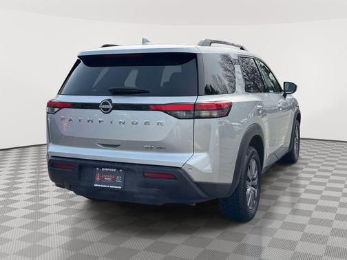 Brilliant Silver Metallic 2024 Nissan Pathfinder SV