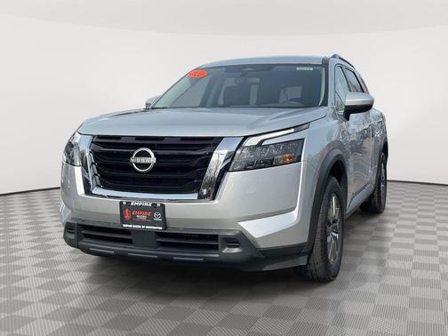 Brilliant Silver Metallic 2024 Nissan Pathfinder SV