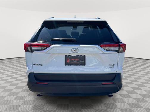 Ice 2025 Toyota RAV4 XLE