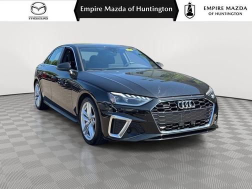 Mythos Black Metallic 2024 Audi A4 45 S line quattro Premium
