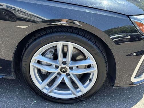 Mythos Black Metallic 2024 Audi A4 45 S line quattro Premium