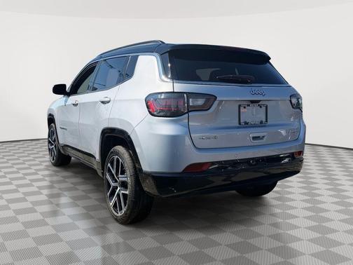 Silver Zynith 2025 Jeep Compass Limited