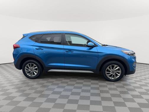 Caribbean Blue 2017 Hyundai TUCSON SE Plus