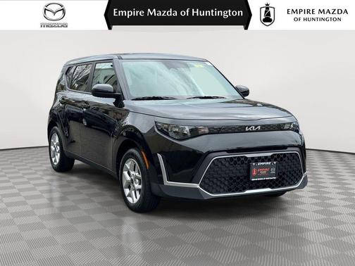 Black 2025 Kia Soul LX