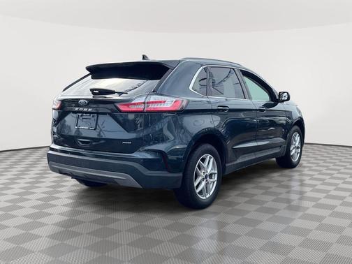 Blue Metallic 2022 Ford Edge SEL