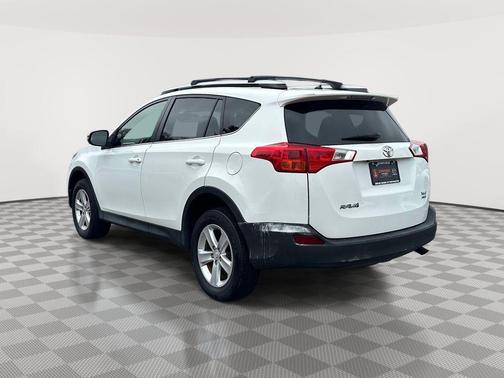 Super White 2013 Toyota RAV4 XLE