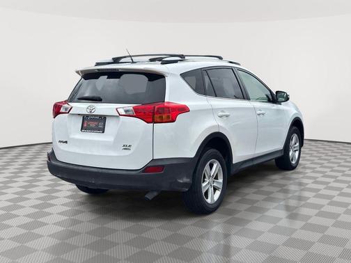 Super White 2013 Toyota RAV4 XLE