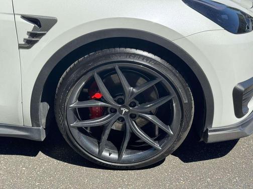 Pearl White Multi 2023 Tesla Model Y Performance