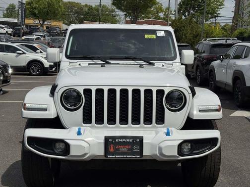 Bright White Clearcoat 2023 Jeep Wrangler 4xe Sahara