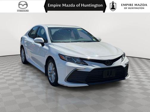 White 2022 Toyota Camry LE