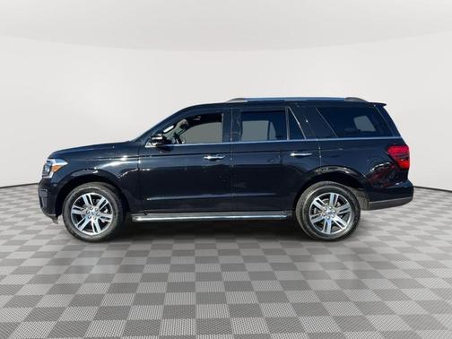 Black Metallic 2022 Ford Expedition Limited