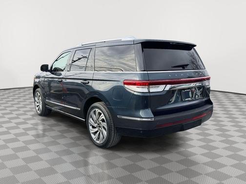 Blue Metallic 2022 Lincoln Navigator Reserve