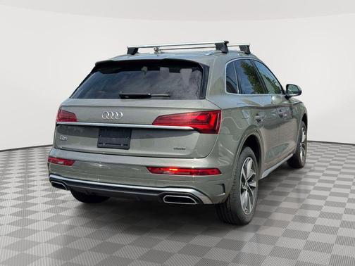 Chronos Gray Metallic 2024 Audi Q5 45 S line quattro Premium