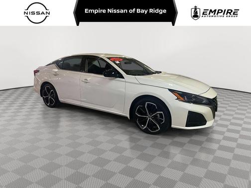 Glacier White 2024 Nissan Altima 2.5 SR