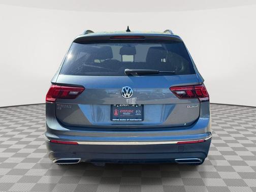 Platinum Gray Metallic 2021 Volkswagen Tiguan 2.0T SE